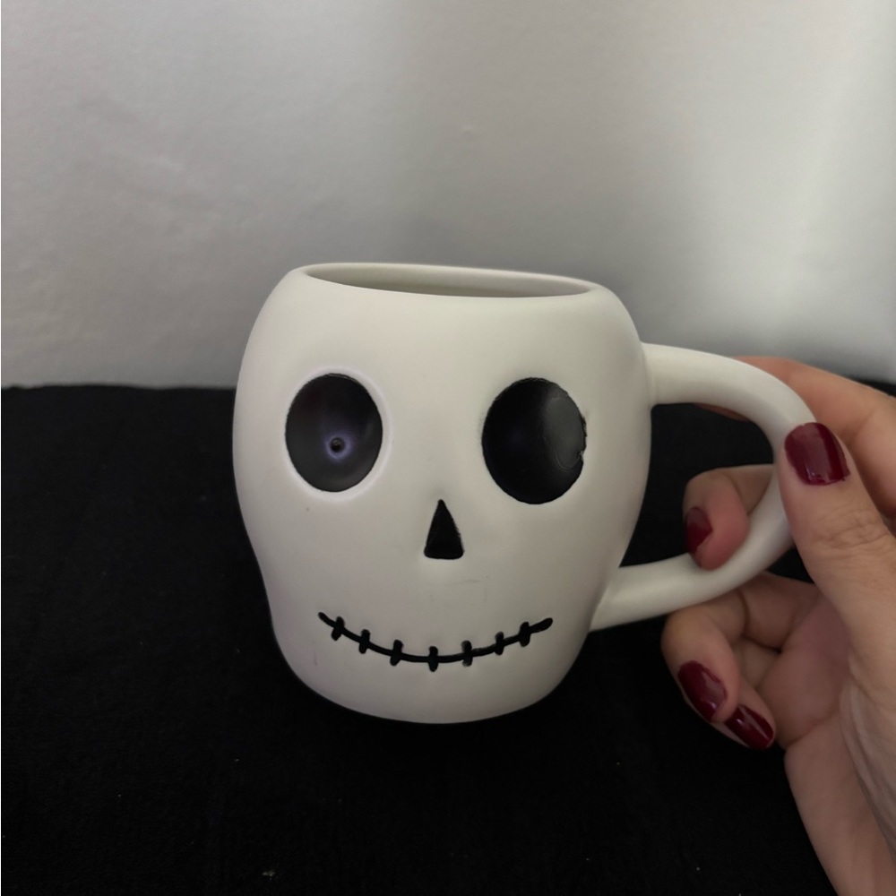 Spritz Skull Face White Mug